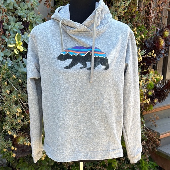 Patagonia Heather Grey Bear Graphic Sweatshirt - Picture 1 of 1